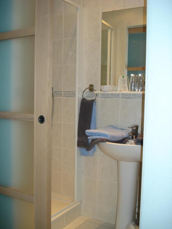 Chambres D'Hotes La Chaumiere Arcy-sur-Cure Стая снимка